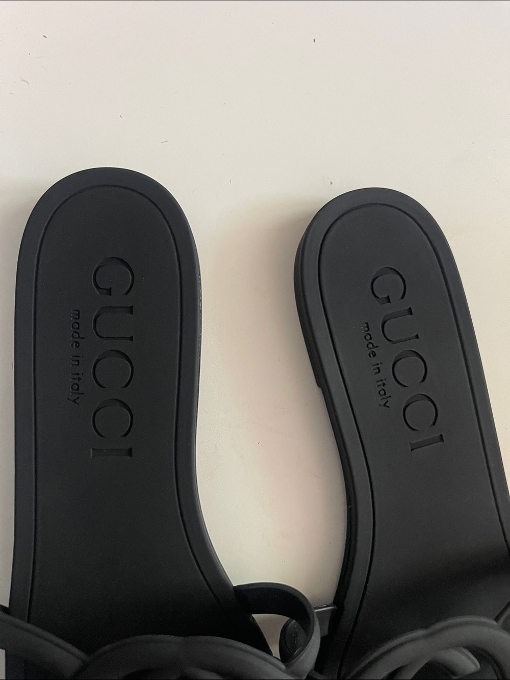 Gucci Black Logo Rubber Slide Sandals - Picture 3 of 3
